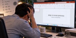 챗gpt-ppt-작성-전-빈-슬라이드-앞에서-기획을-고민하는-직장인의-현실